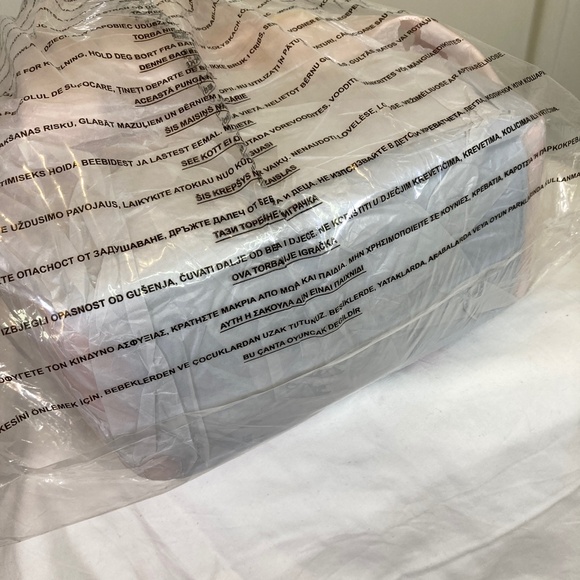 Disney Loungefly Beauty and the Beast Mirror Mini Backpack Sealed NWT - Picture 7 of 16